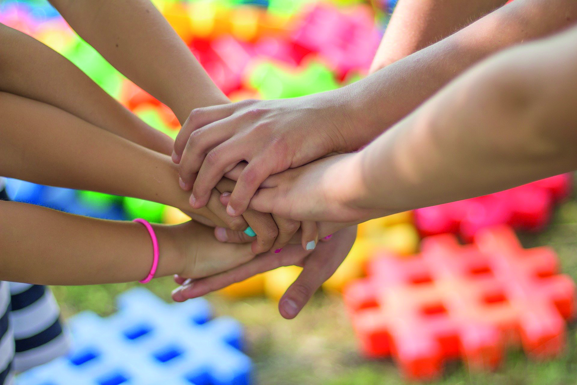 hands-2847508_1920